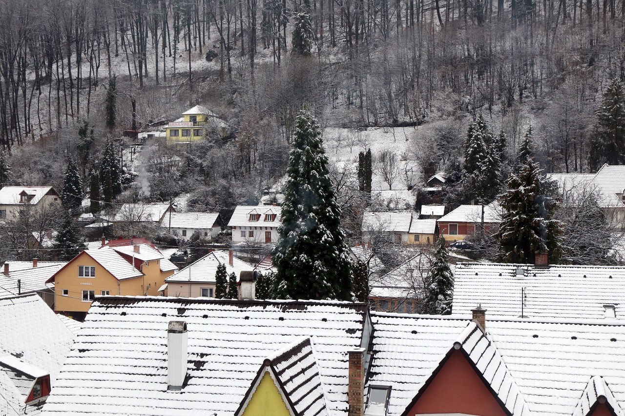 Éjszakai fagyok és havas tájak jellemzik a hetet